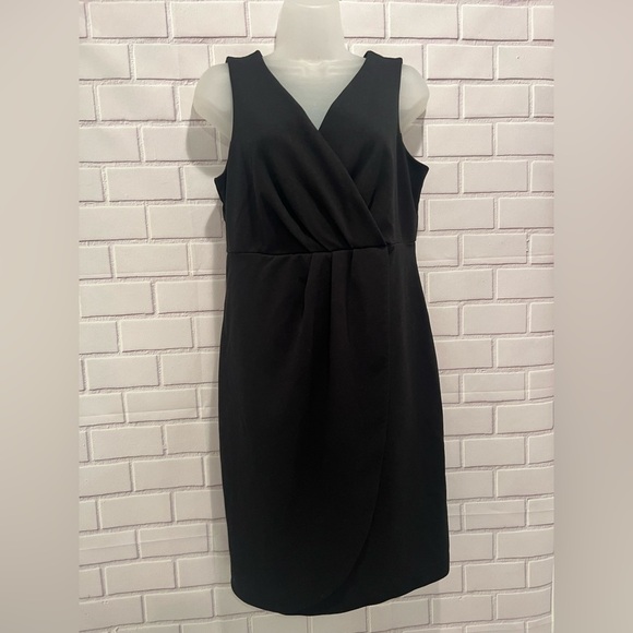 LIZ CLAIBORNE sleeveless black dress/size 10 - Picture 1 of 7